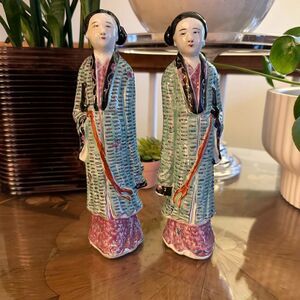 Vintage Pair Chinese Export Republic Period Famille Rose Porcelain Women